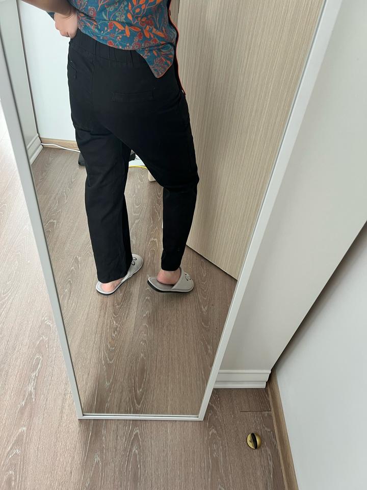 Черные брюки