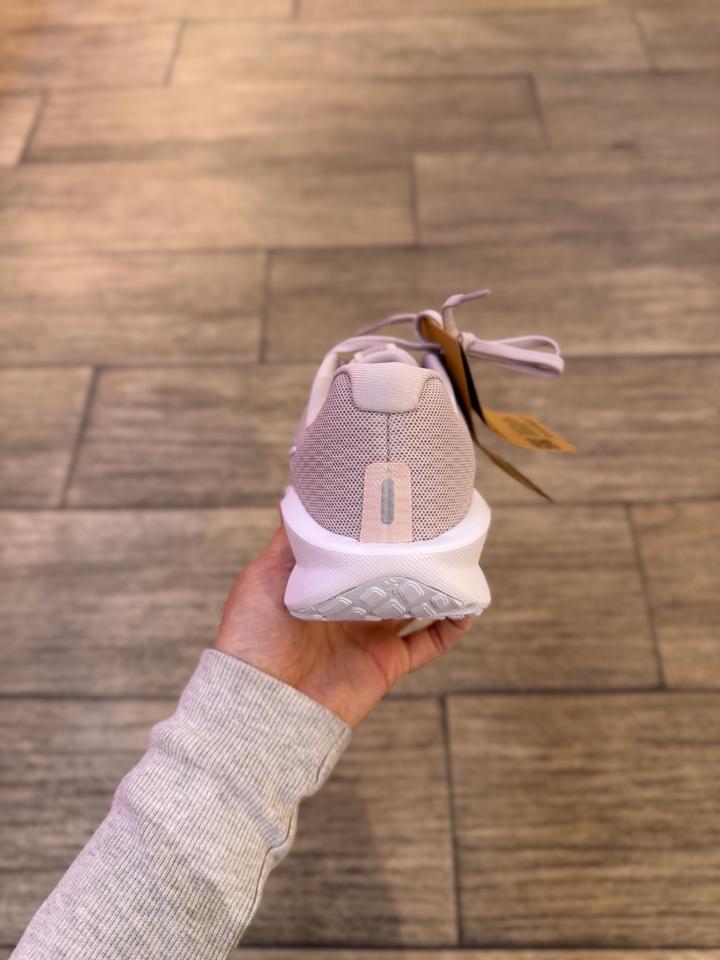 Женские кроссовки Nike
