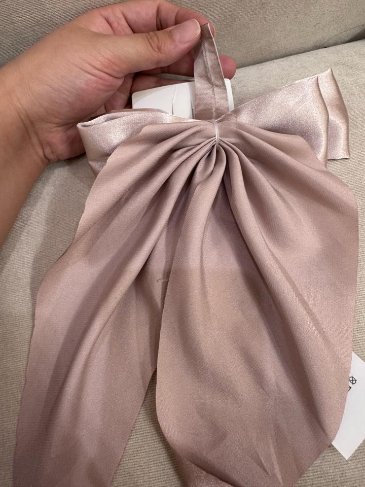 2 заколки и резинка