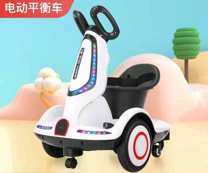 Машина с пультом управления