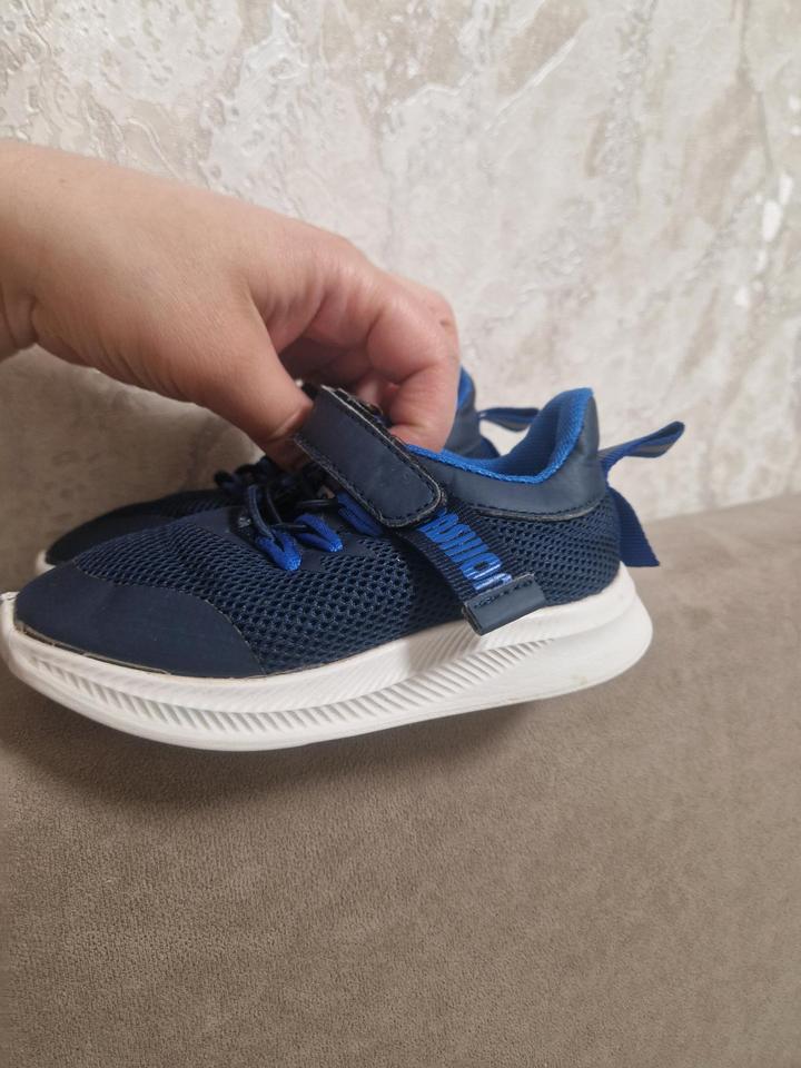 Кроссовки 24 р