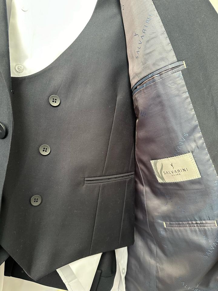 Шикарный костюм, почти как новый!