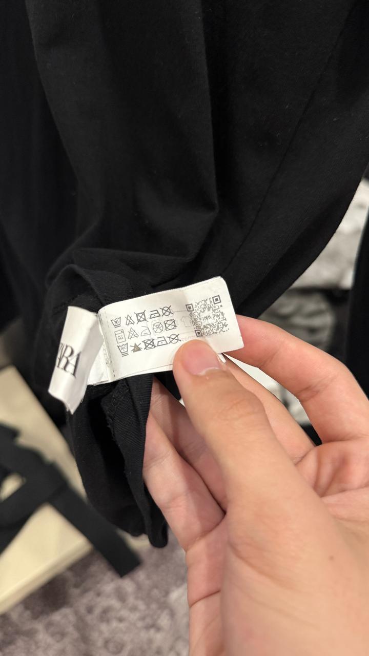 Черный лонгслив Zara