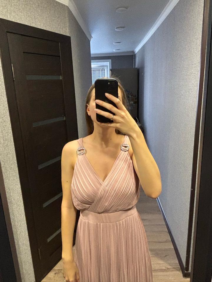 Платье пудрового цвета