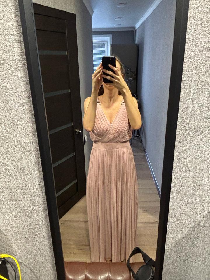 Платье пудрового цвета