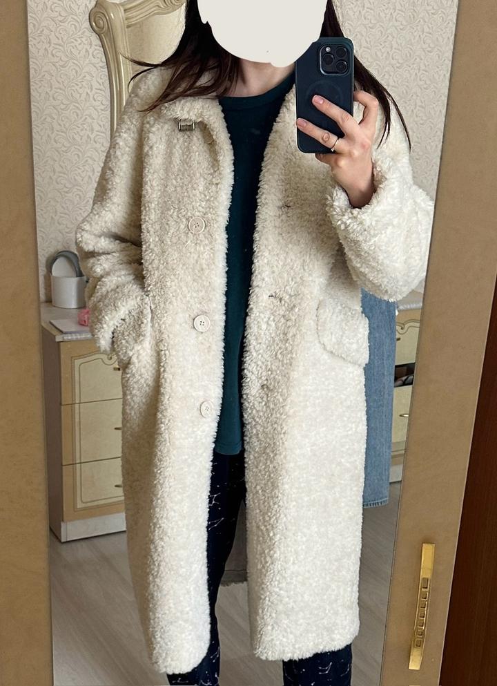 Шубка молочного цвета из овчины