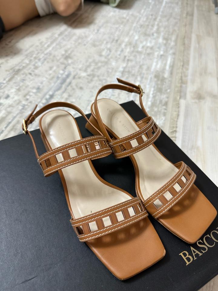 Босоножки от Charles&keith