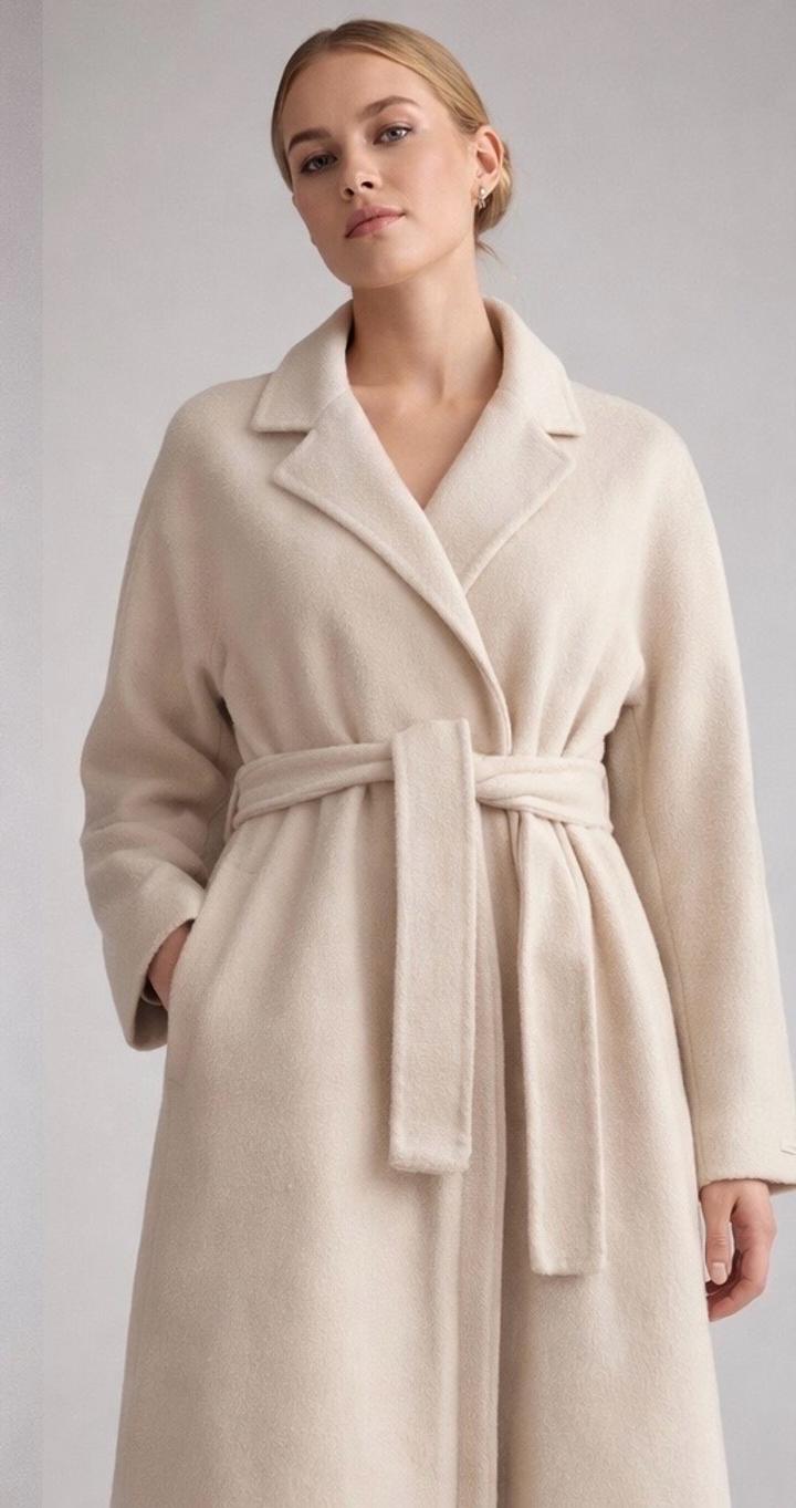 Пальто цвет Айвори