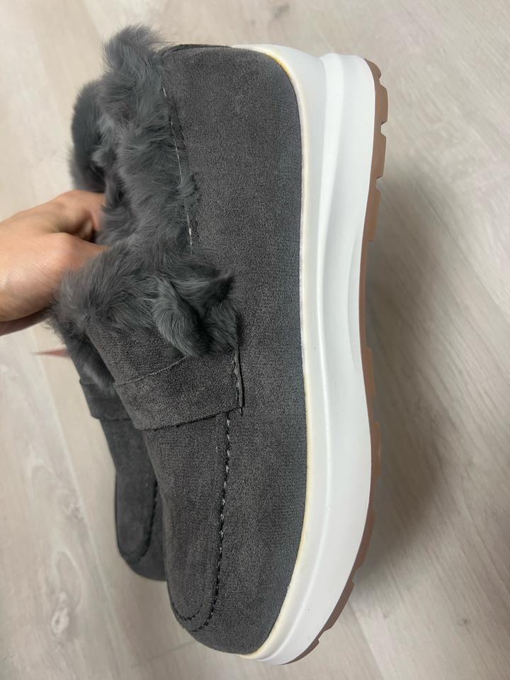 Ботинки зимние новые 38 размер