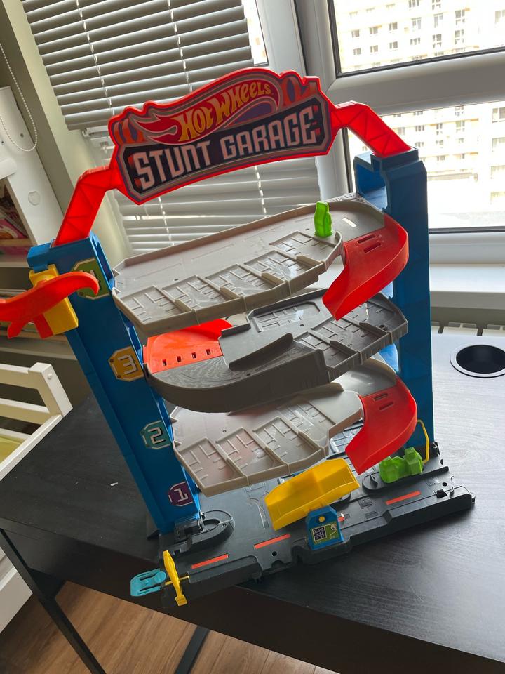 Hot wheels