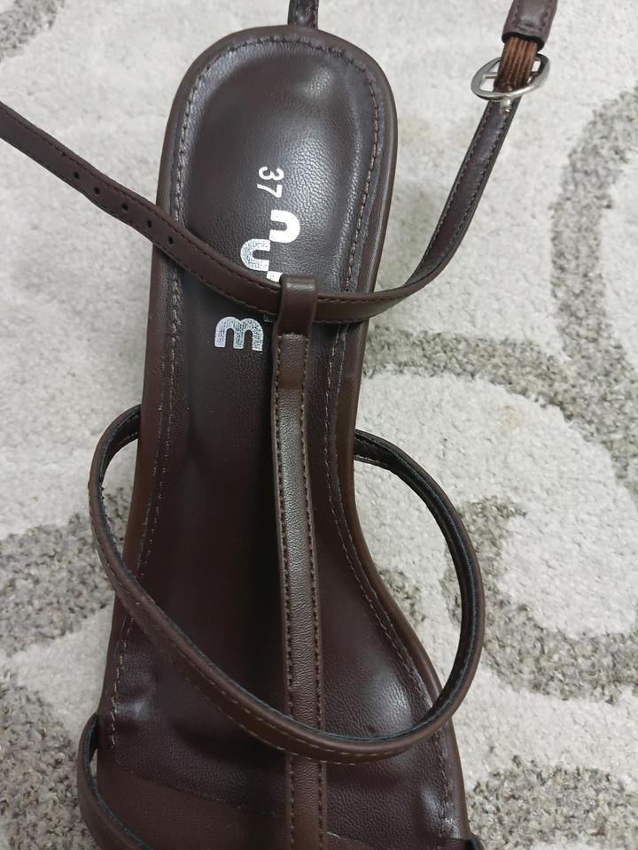 Босоножки Nume