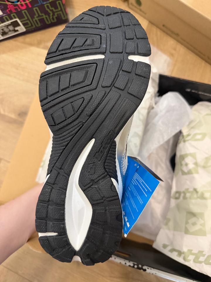 Кроссовки LOTTO,40 размера