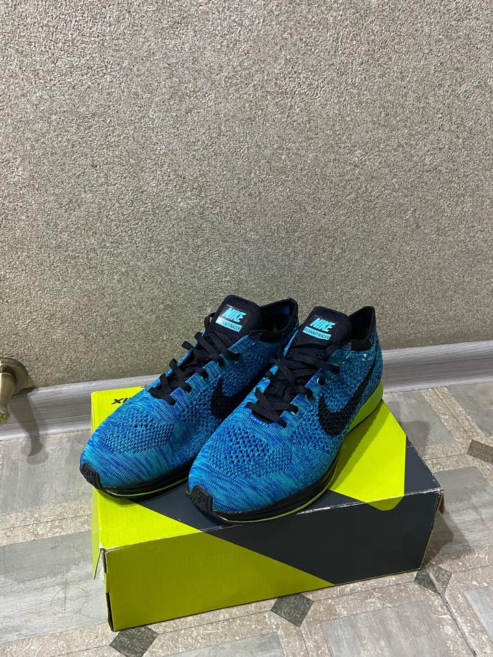 Nike Flyknit Racer