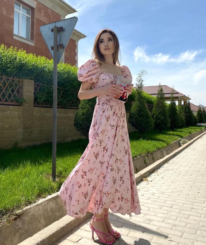 Платья