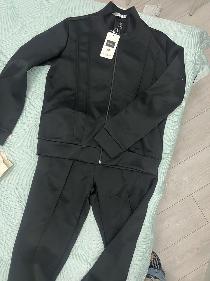 Спортивный костюм