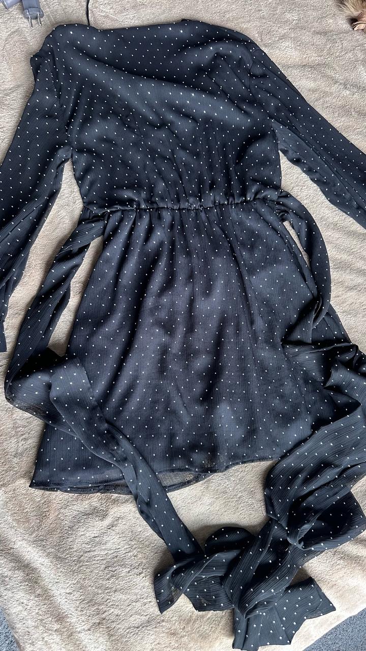 Черное платье со стразами Zara