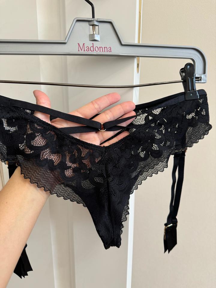 Rose and petal пажи