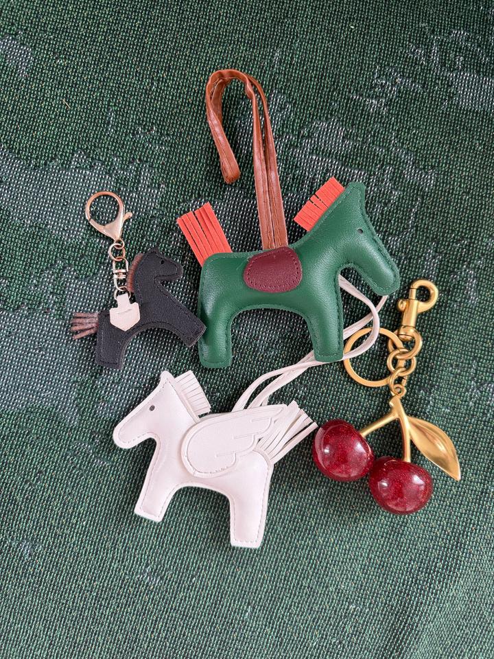 Обвесы на сумку