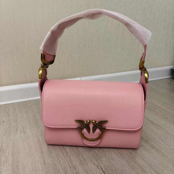 Розовая сумка от Pinko