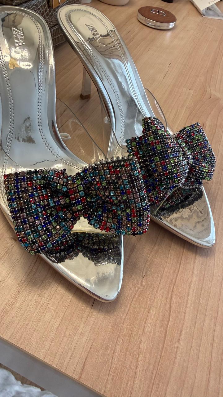 Красивые босоножки Zara