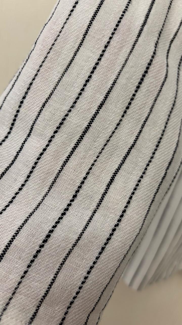 Пиджак в полоску от бренда AMISU