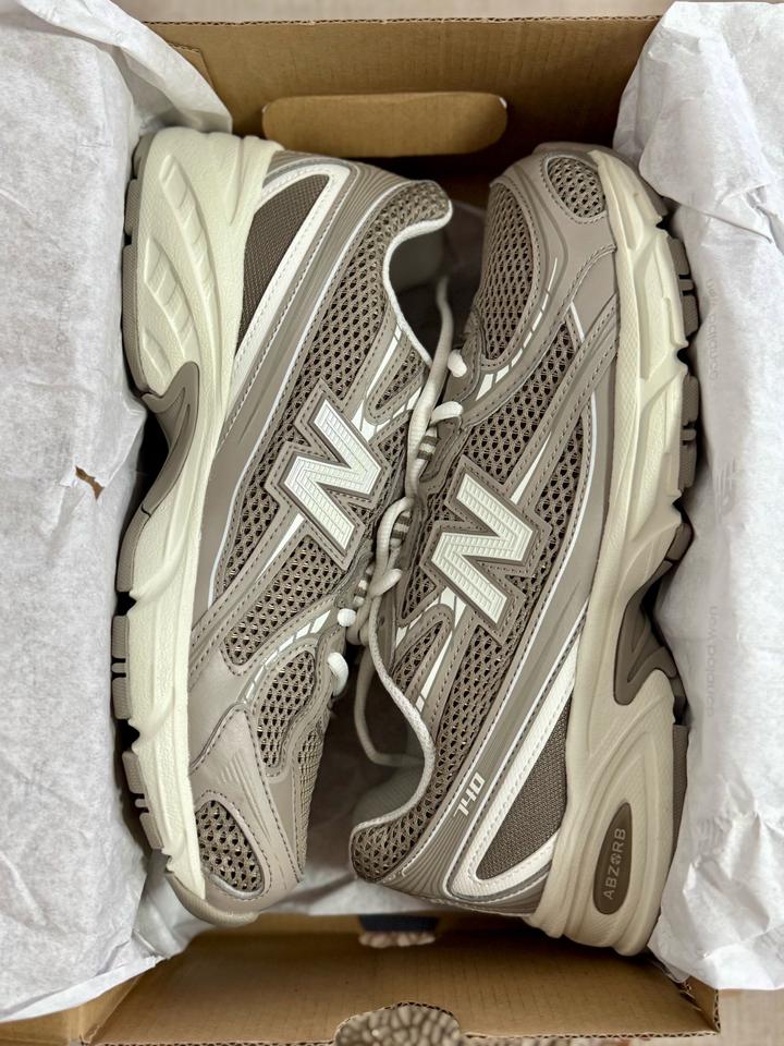 New balance 740