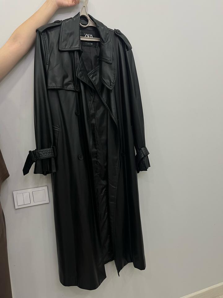 Кожаный плащ Zara
