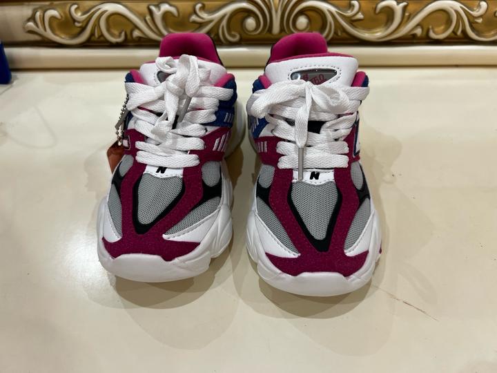 Кроссовки для девочки