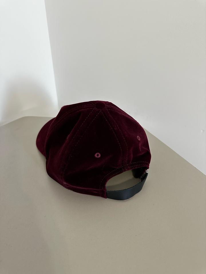 Бархатная кепка Kangol