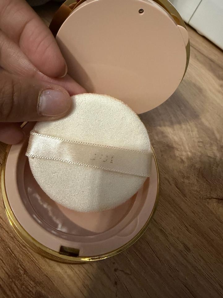 Gucci powder