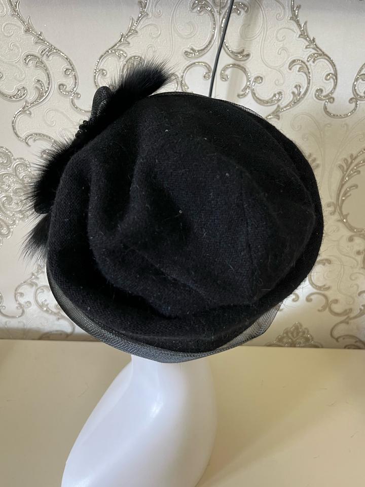 Новая шапка, декор из натурального меха песца