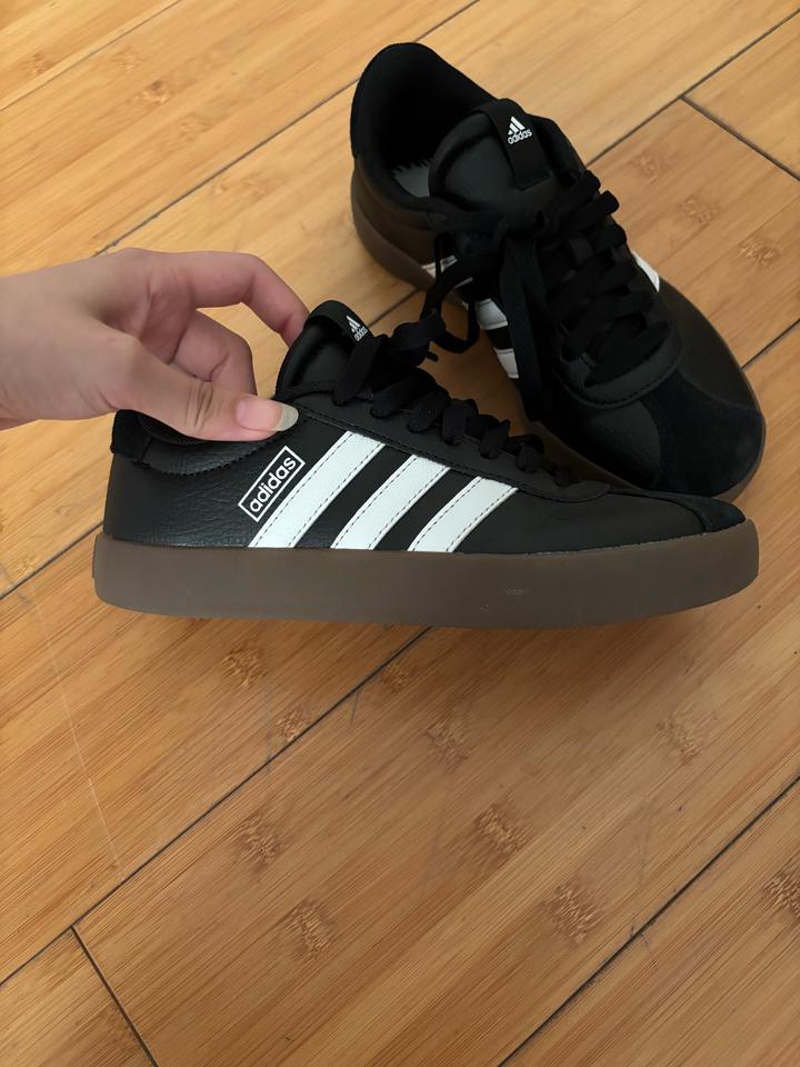 Кроссовки Adidas