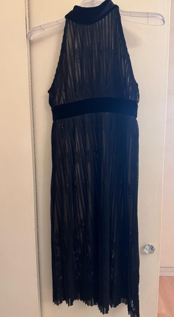 Черное платье