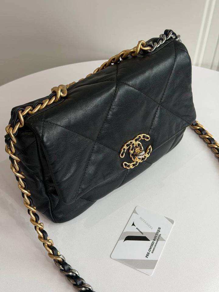 Chanel 19