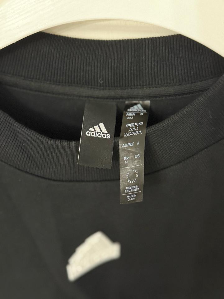 Adidas спортивный свитшот