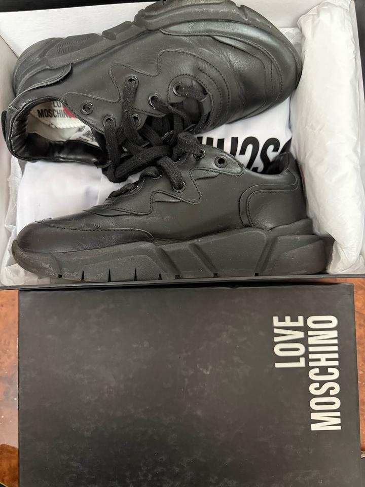 Крассовки Moschino Love