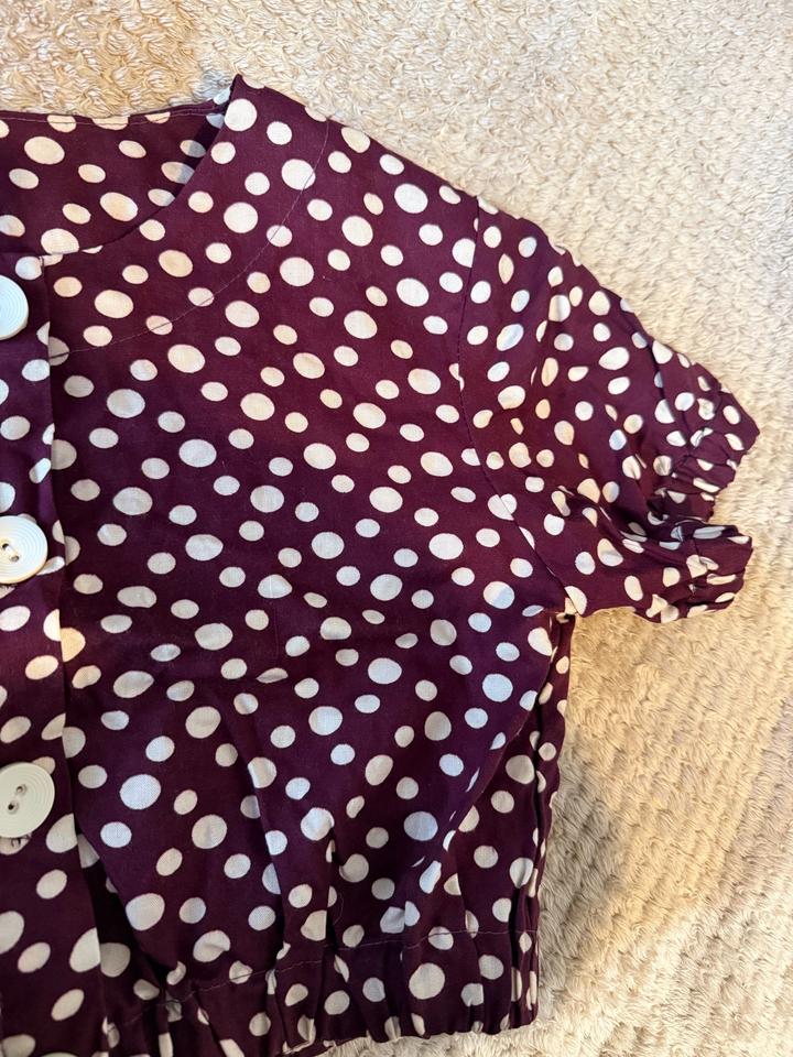 Бордовая блуза с коротким рукавом в горох