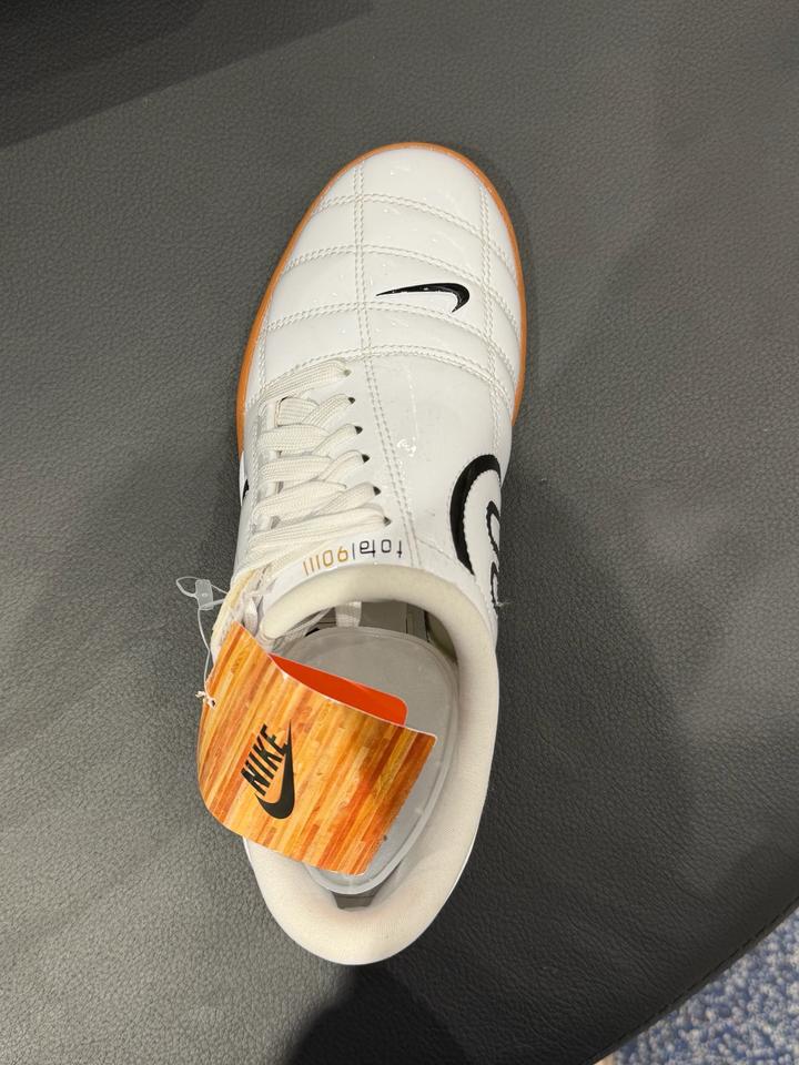 Кроссовки Nike