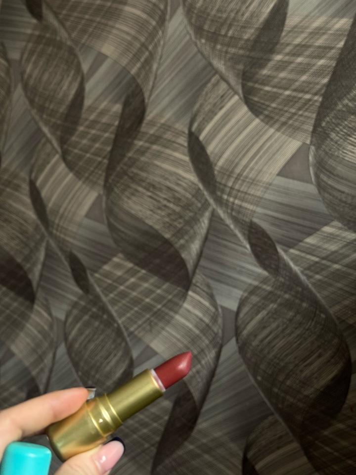 Тини и помада