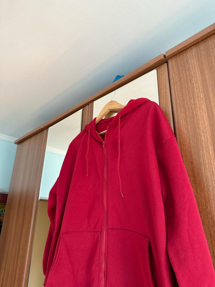 Толстовка красная