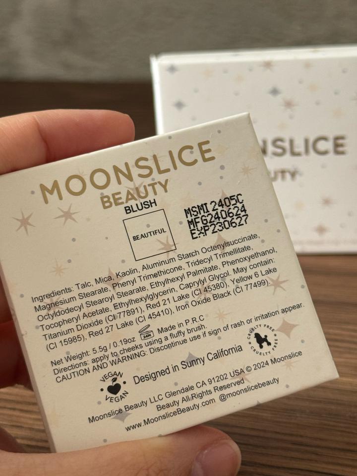 Румяна Moonslice Beauty
