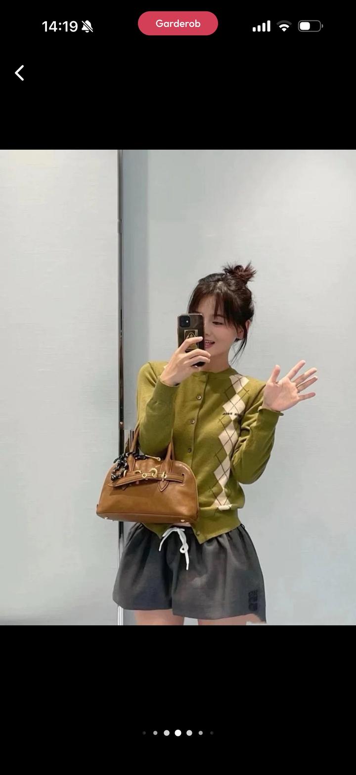 Кожаная сумка в стиле miu miu