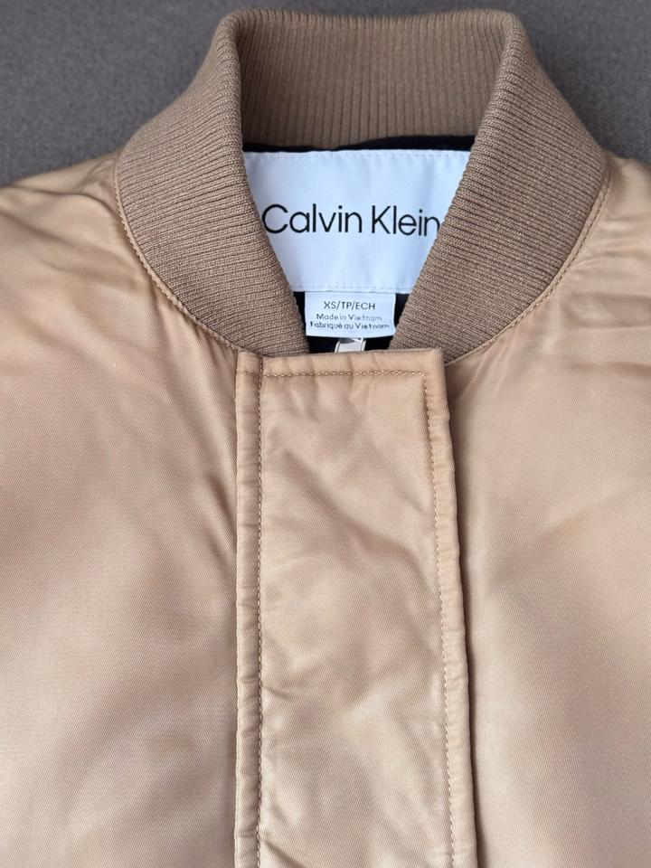Бомбер Calvin Klein