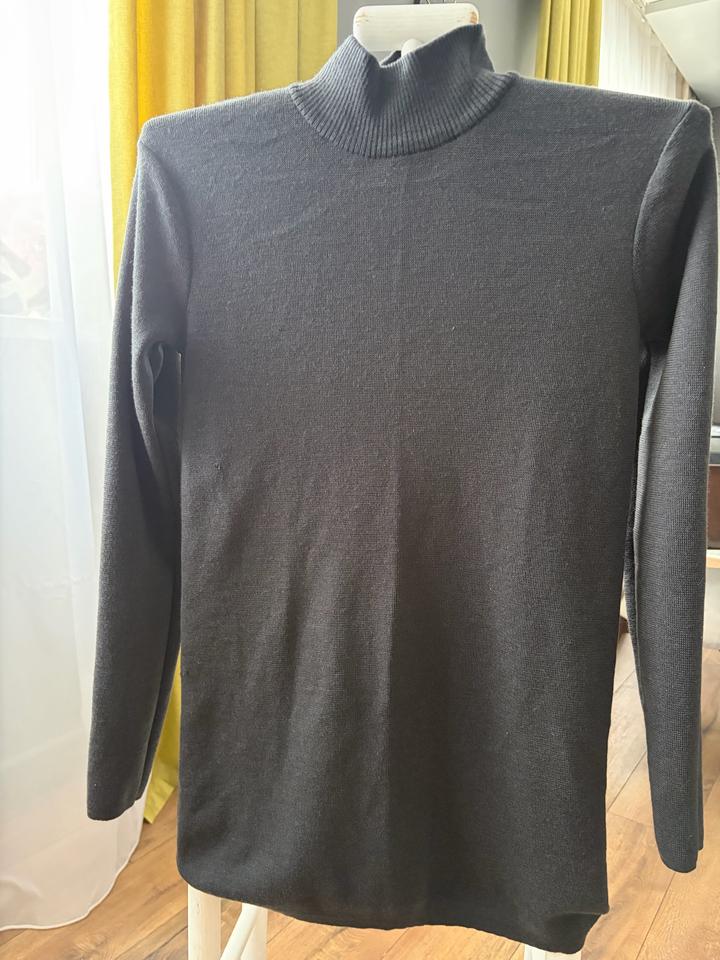 Платье Uniqlo