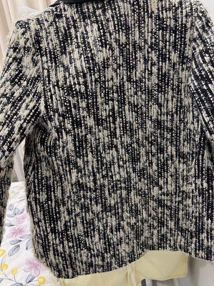 Элегантный твидовый жакет с утеплённой подкладкой