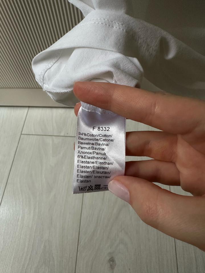 Белая футболка Lacoste