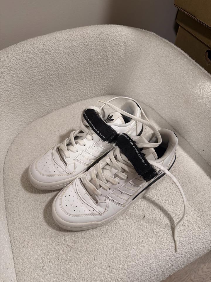 Adidas Forum low кроссовки