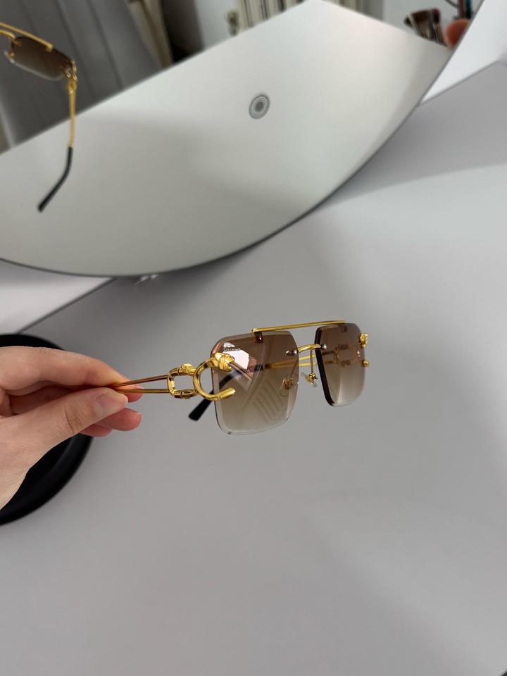 Очки солнцезащитные