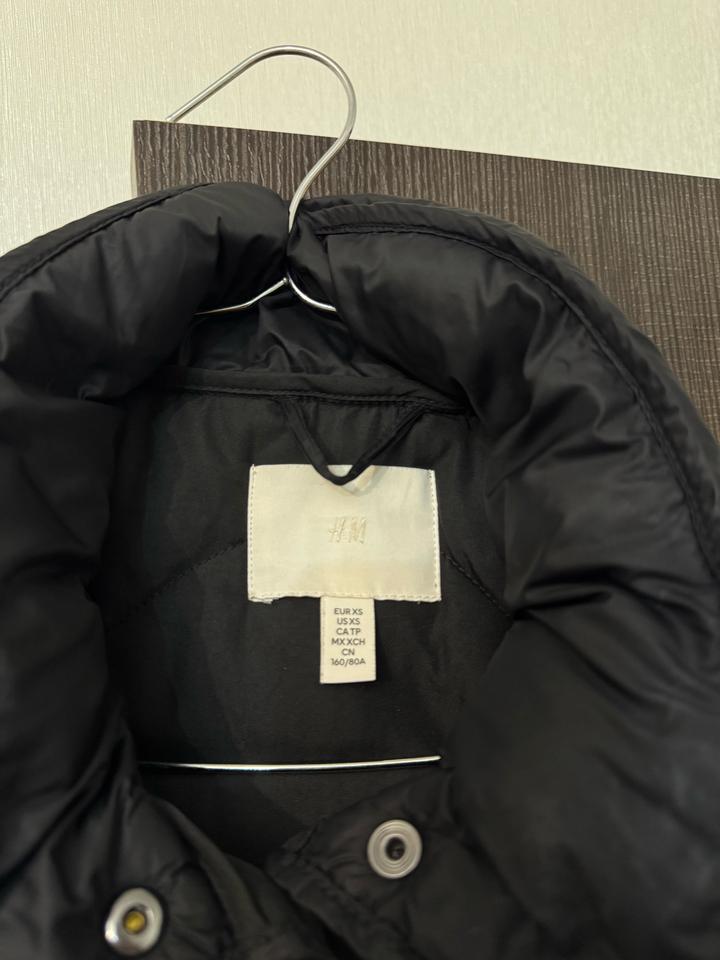 Легкая куртка на весну H&M