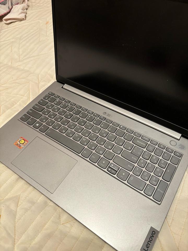 Lenovo ноутбук в хорошем состоянии